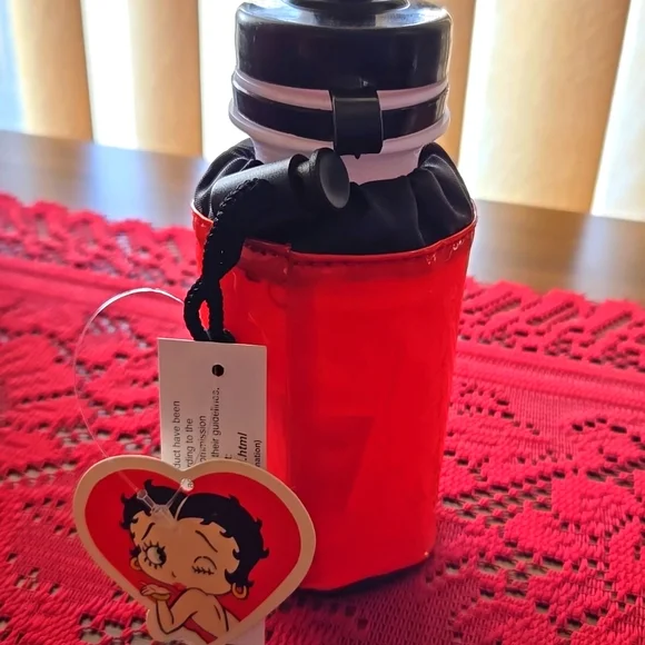 Betty Boop Red Water Bottle - Picture 5 of 5